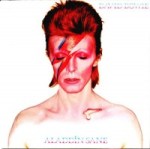 Aladdin-Sane-men-and-cosmetics