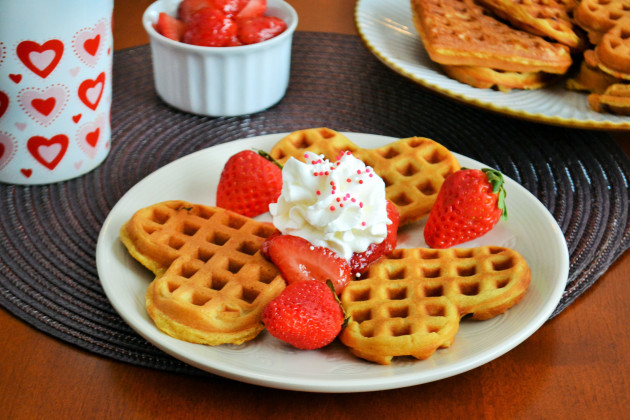 strawberry-waffles-photo